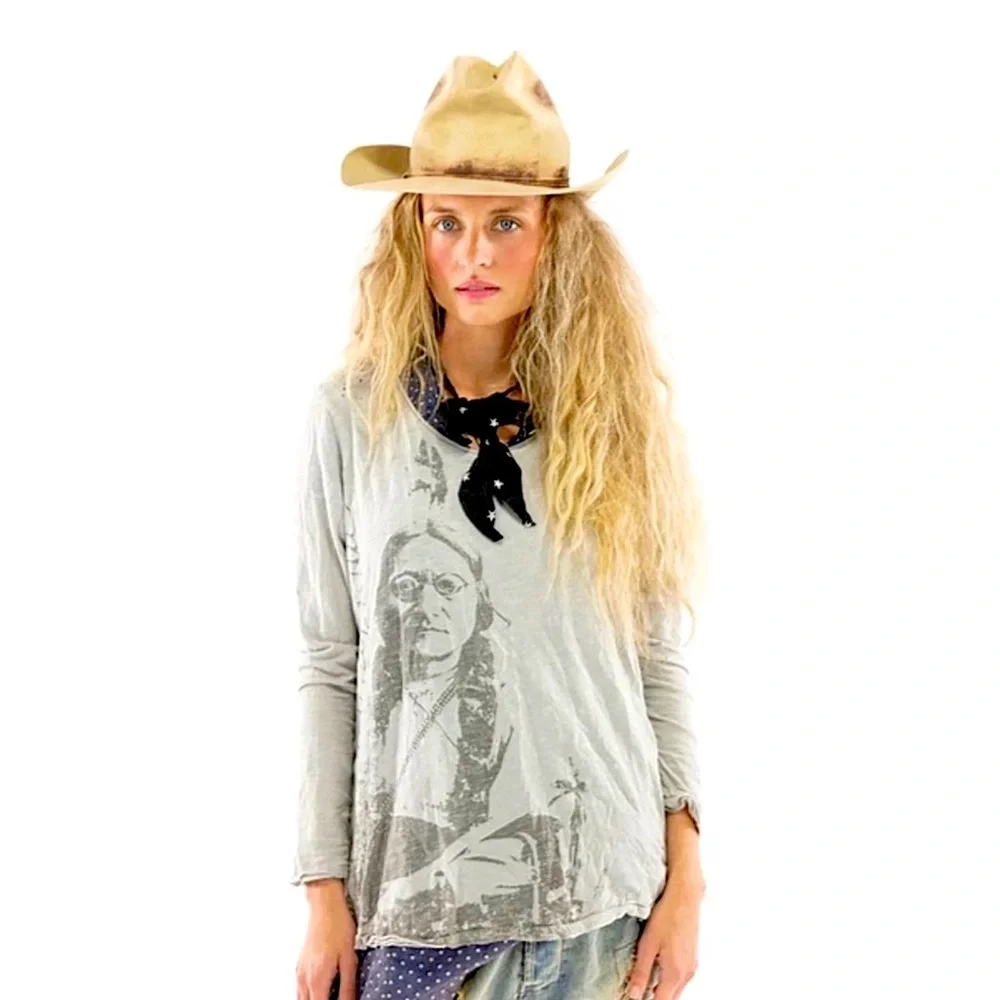 Magnolia Pearl Sitting Bull Dylan Tee Shirt, never worn - Picture 2 of 3